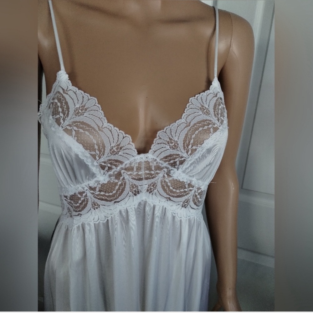 Miss Elaine Bridal White Lace Trim Chemise with Robe / 2pc Set - Picture 6 of 10
